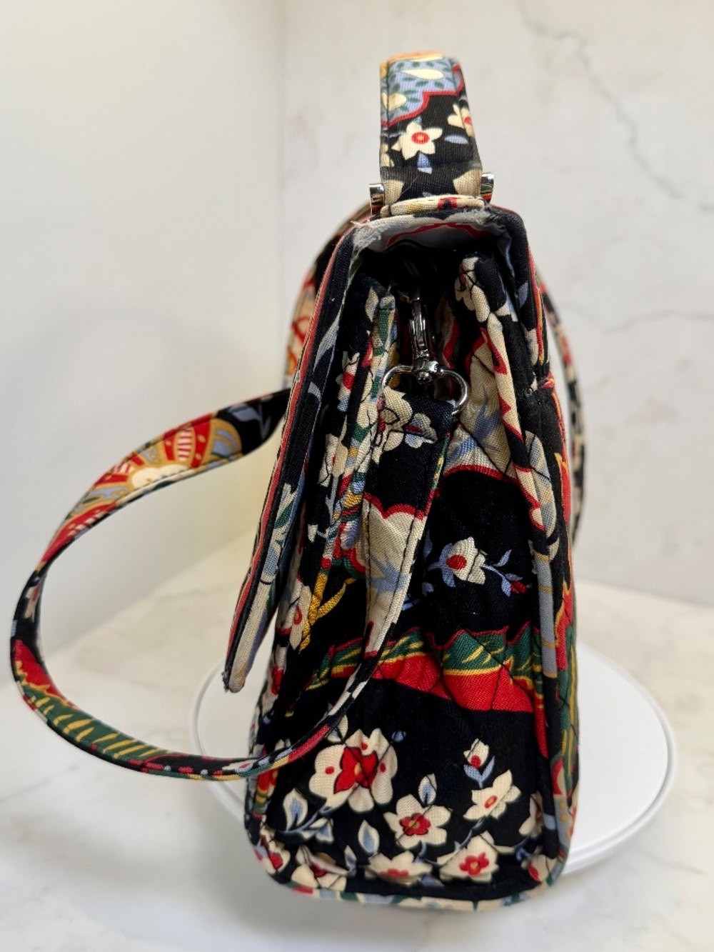 Vera Bradley Versailles Julia Crossbody Bag with Turnlock Closure - Picture 6 of 9